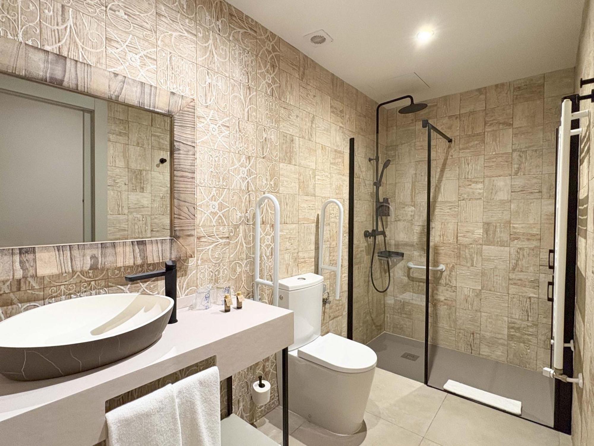 Akla Hotel Бадахос Екстериор снимка