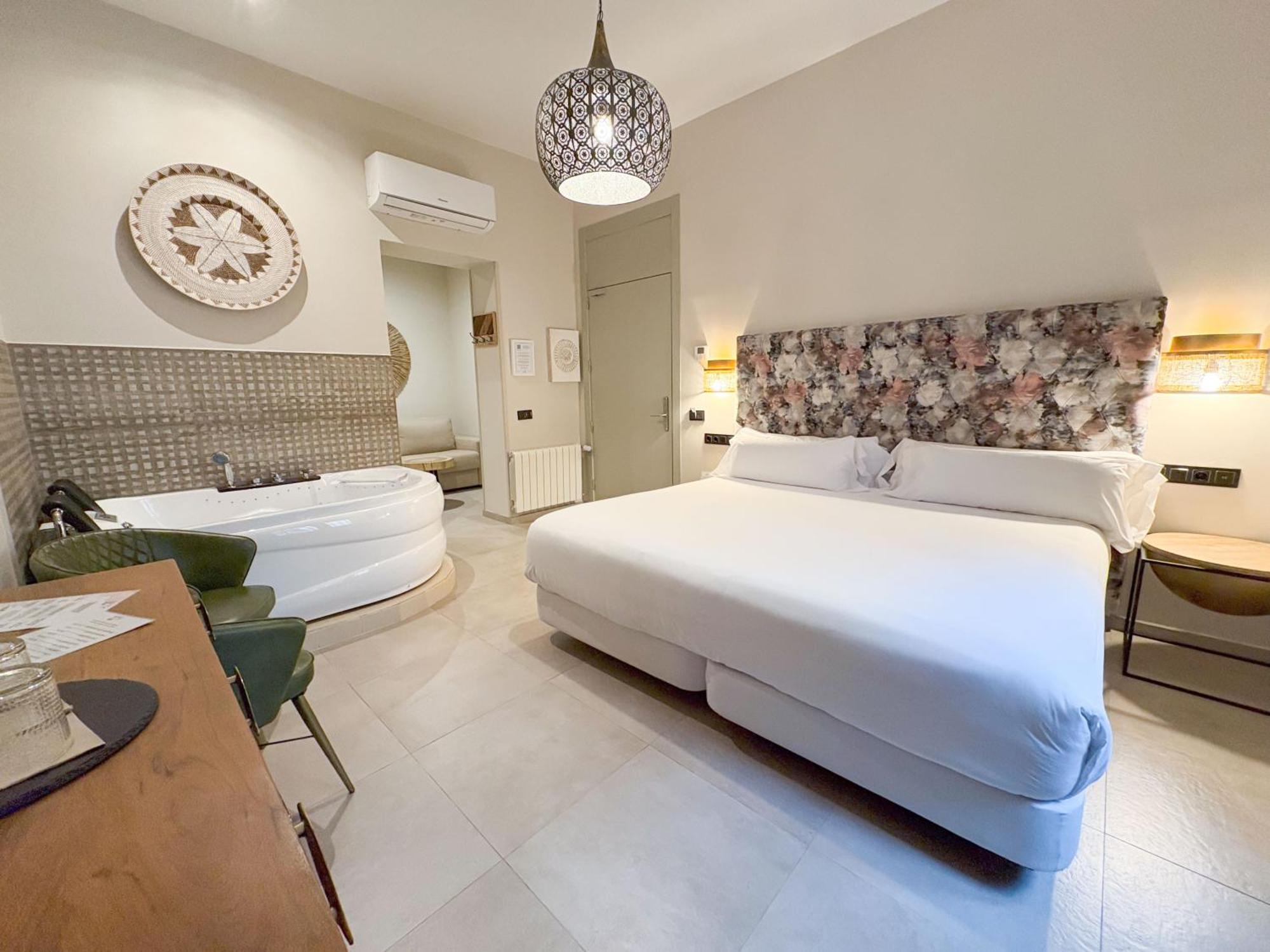 Akla Hotel Бадахос Екстериор снимка